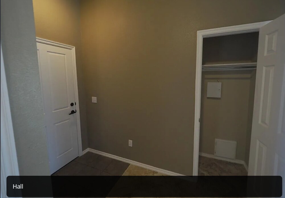 Building Photo - 233 Tecumseh Meadows Dr