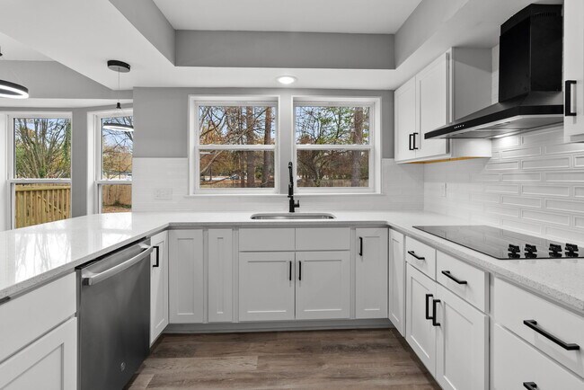 Building Photo - 1917 Grove Point Ct