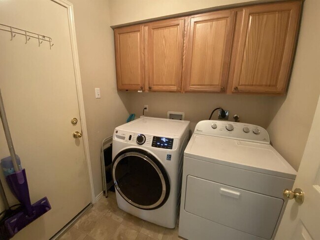 Building Photo - 11100 Shallow Water Rd