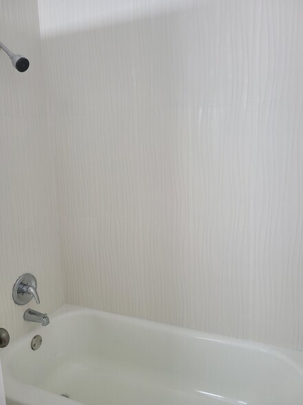 Building Photo - 1115 19th Ave N