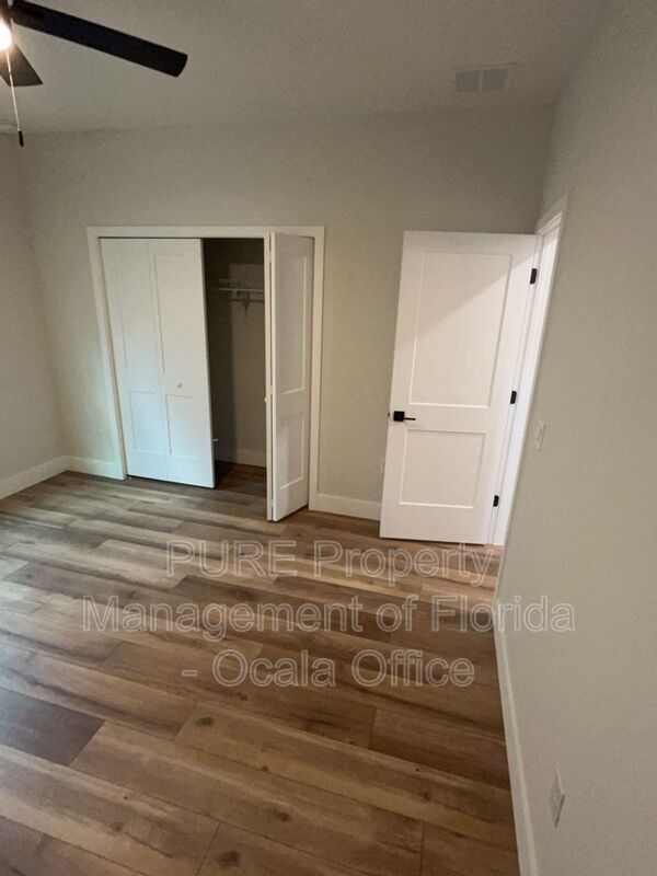 Building Photo - 2635 NE 37th Place Rd