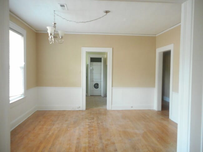 Building Photo - October Move In Special   -Wesley Heights ...