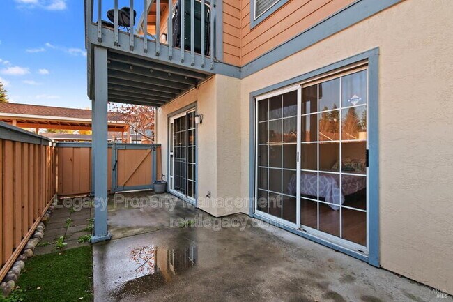 Building Photo - 145 Glenwood