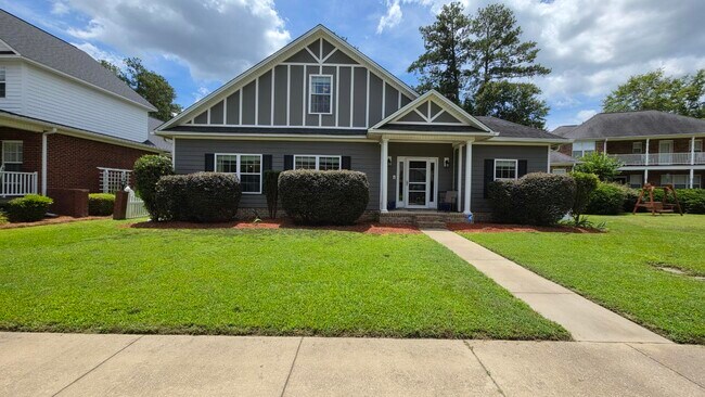 Building Photo - 3120 Mayflower Ln