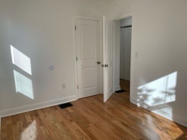 Building Photo - Beautiful 3 Bedroom House for Rent in Neptune!