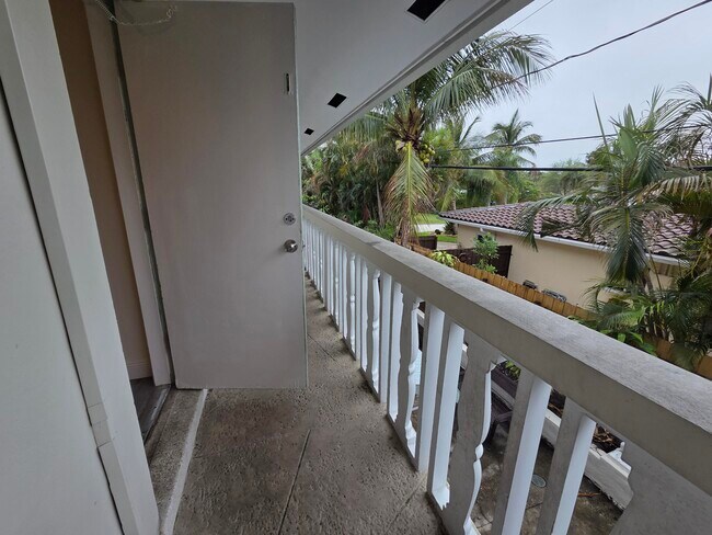 Building Photo - 1810 NE 56th St