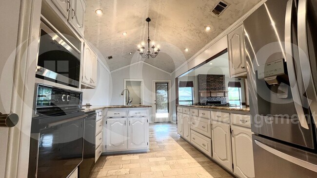Building Photo - 4211 Spurwood Dr