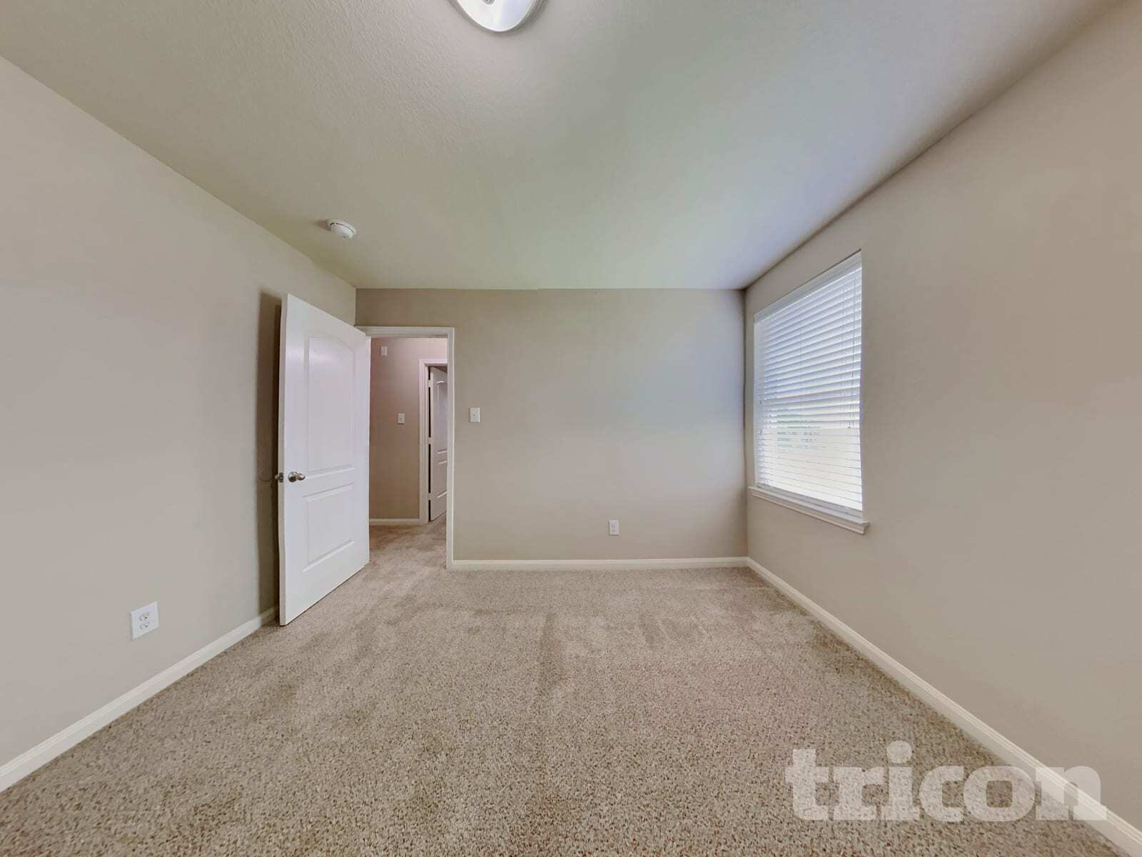 Building Photo - 334 Shoshone Ridge Dr