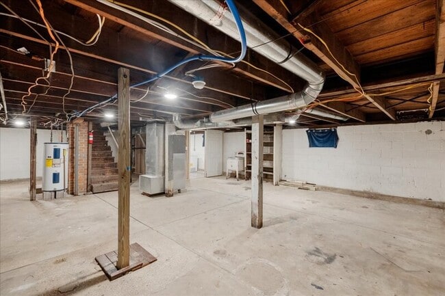 Building Photo - 6008 Second St.