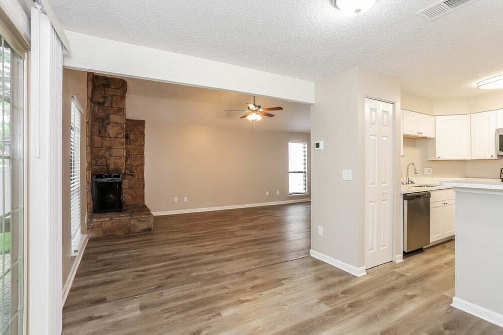 Building Photo - 11507 Kelvyn Grove Pl