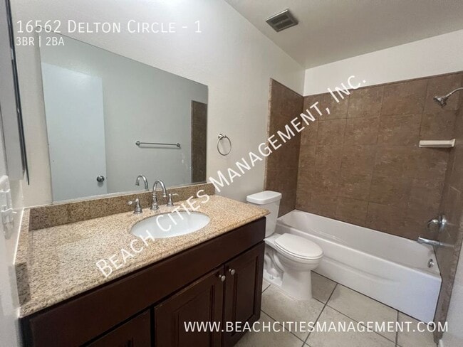 Building Photo - 16562 Delton Cir