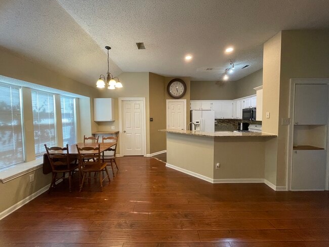 Building Photo - 2420 Creek Crossing Ct