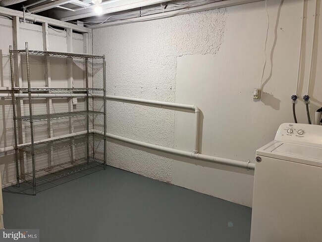 Building Photo - 10503 Greta Lynn Ct