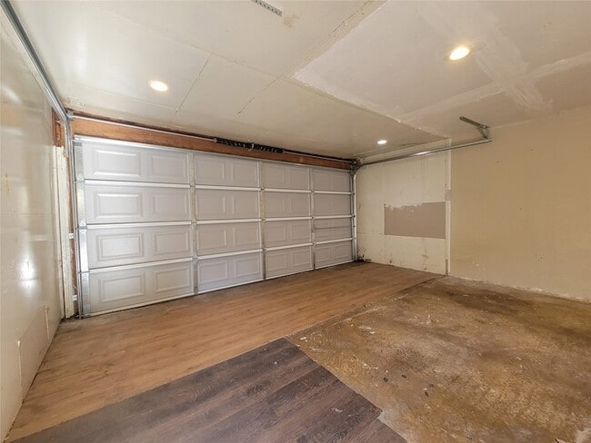 Building Photo - 1133 Houston Dr