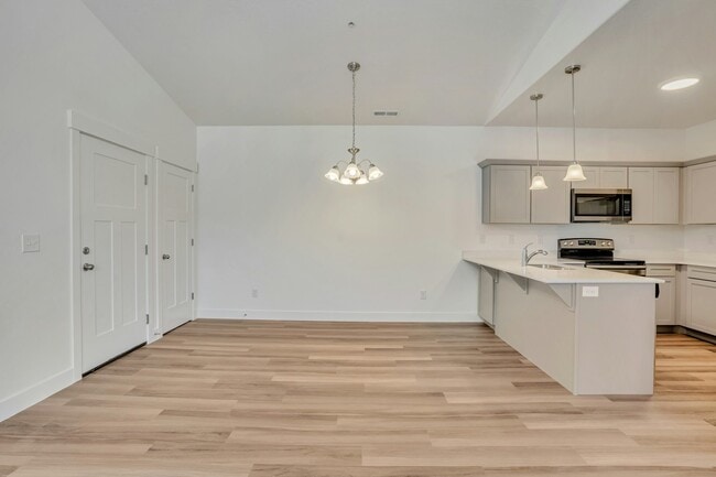 Building Photo - 3325 W 1830 N