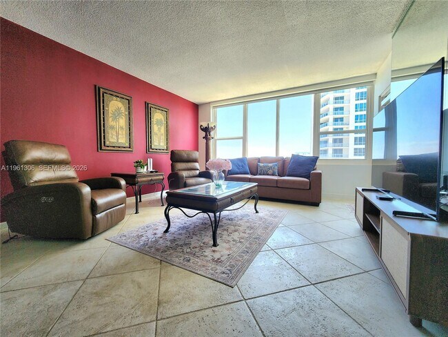 Building Photo - 3505 S Ocean Dr