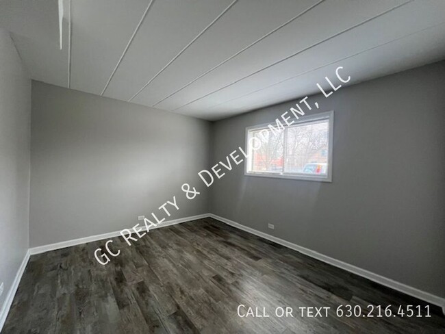 Building Photo - 350 Wilson Ave