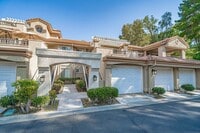 Building Photo - COMING SOON! 1 Bedroom Condo for Rent in V...