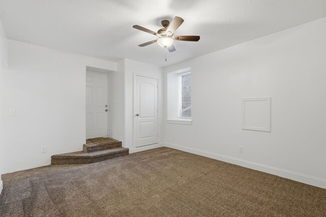 Building Photo - 541 27th St