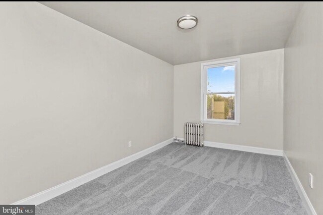 Building Photo - 134 4th Ave