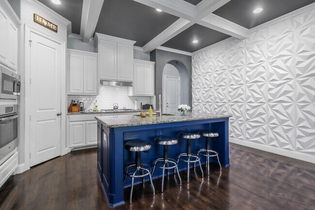 Building Photo - 1104 Steele Ln