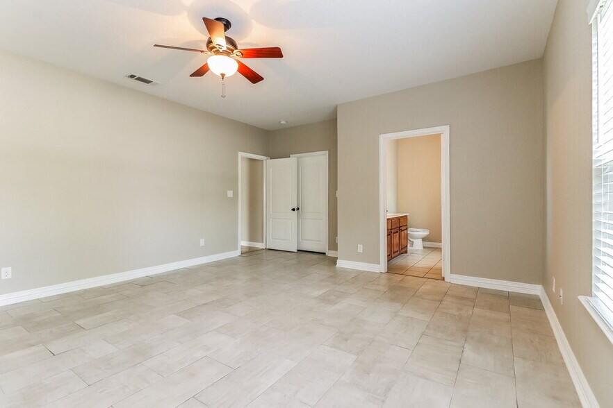Building Photo - 8145 Tanner Ave