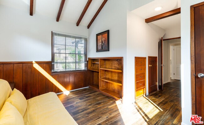 Building Photo - 2771 Club Dr