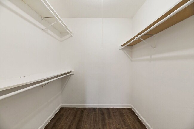 Building Photo - 17615 Autumn Hills Dr