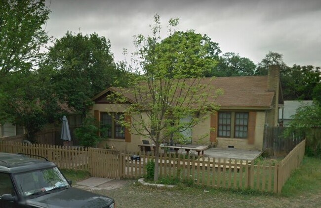 Primary Photo - 2400 Forest Ave