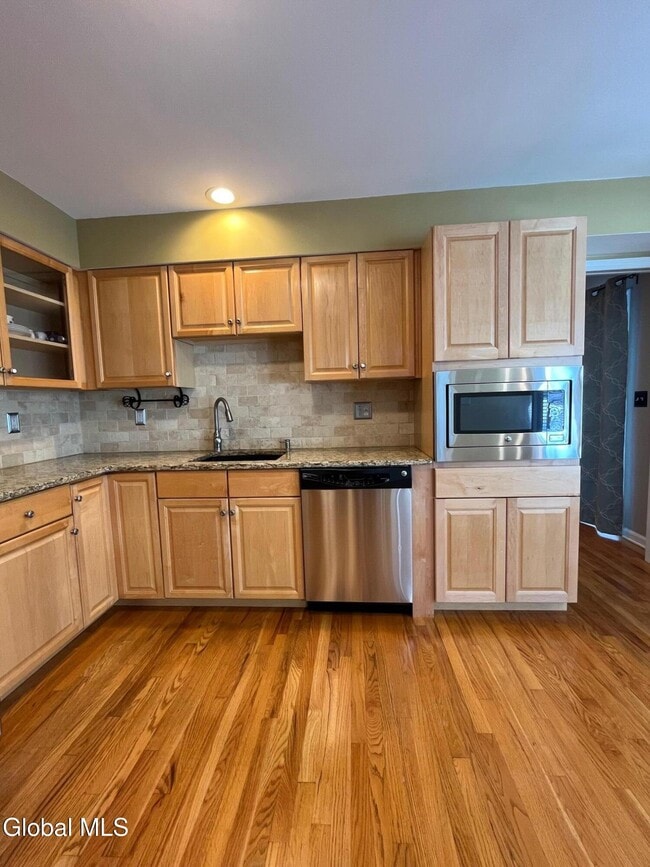 Building Photo - 14 Mallard Dr