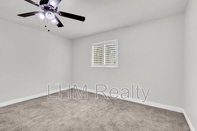 Building Photo - 1340 N Recker Rd