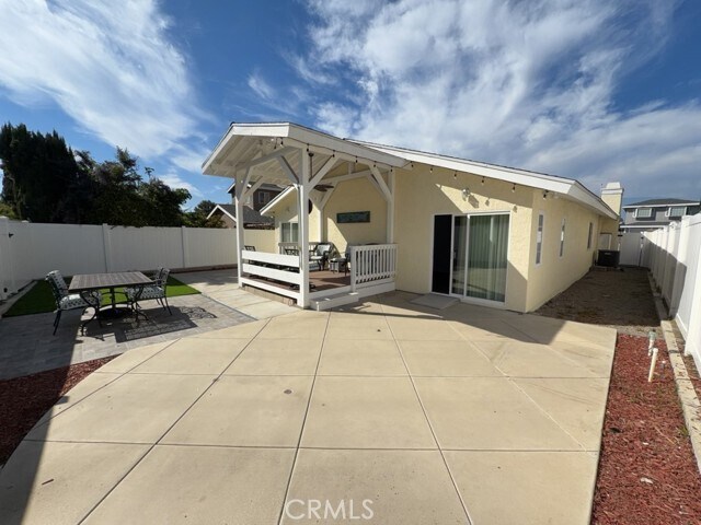 Building Photo - 28482 La Noche