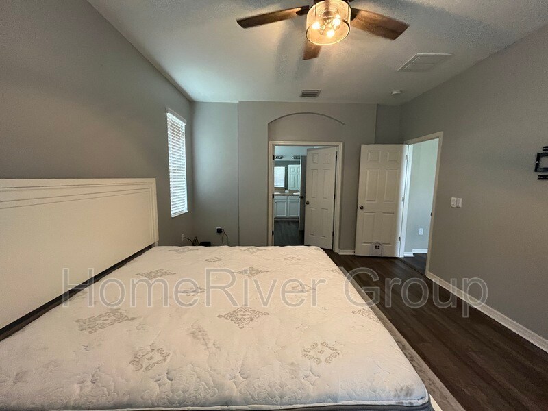 Building Photo - 12728 Avelar Creek Dr