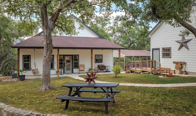 Building Photo - 506 Beauchamp Rd