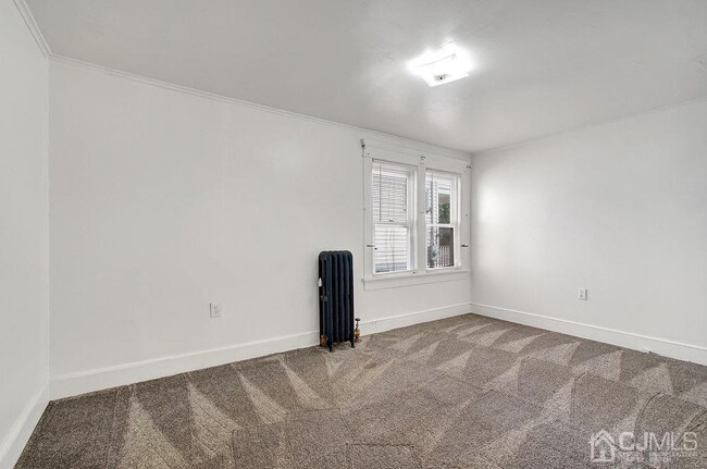 Building Photo - 23 Comstock St