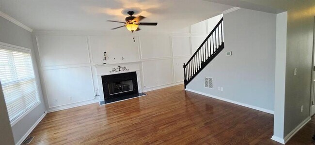 Building Photo - 3595 Deep Cove Dr