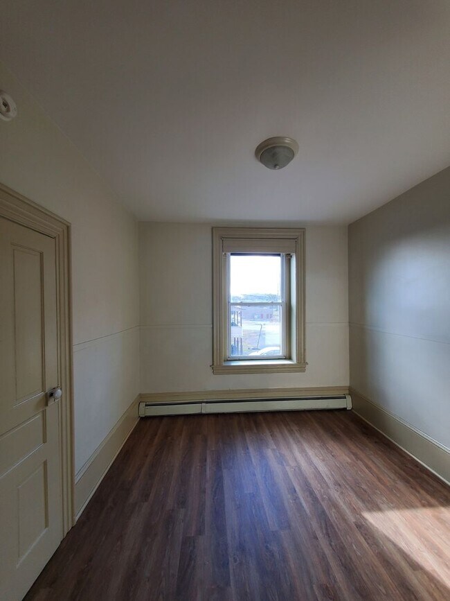 Building Photo - 377 White Deer Ave