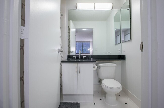 Building Photo - 58 W 91st St