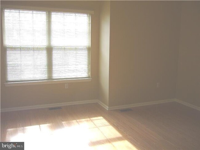 Building Photo - 3402 S Carriage Ct