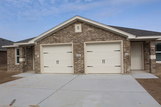 Building Photo - 2420 FM 1113