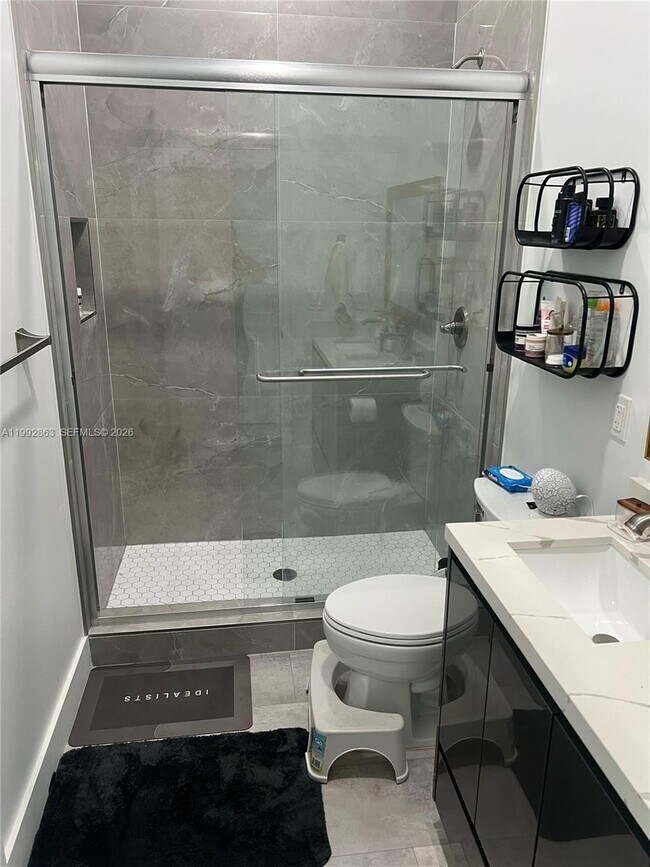 Building Photo - 2342 McKinley St