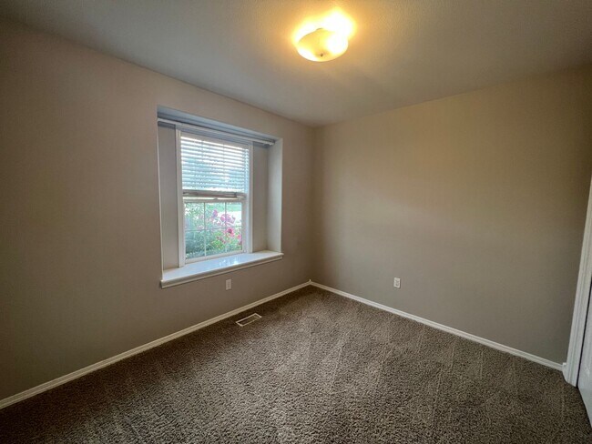 Building Photo - 4 Bedroom 2 Bath Home in Northwest Boise available soon!