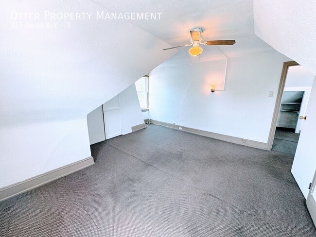 Building Photo - 317 Davis Ave