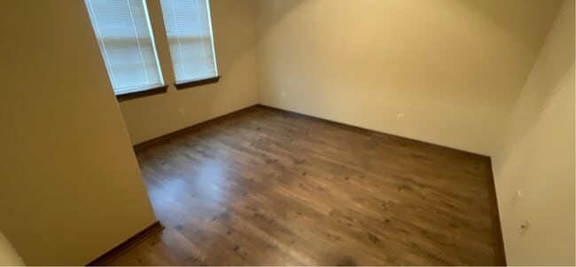 Building Photo - 404 Boston St