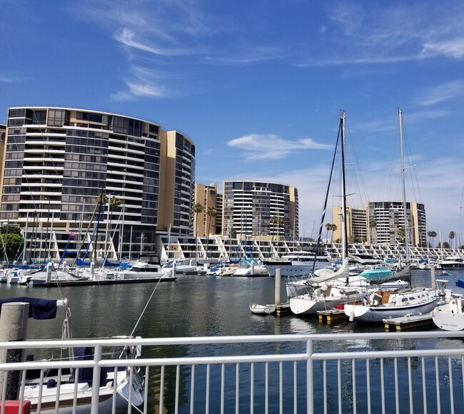 Building Photo - 4267 Marina City Dr