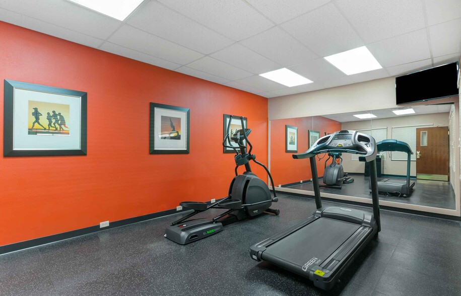 Building Photo - Furnished Studio-Findlay - Tiffin Avenue
