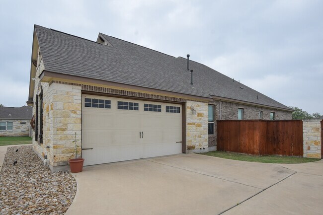 Building Photo - 127 Lightfoot Trail