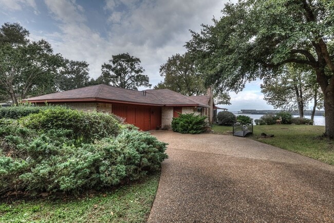 Building Photo - 10725 Joann St