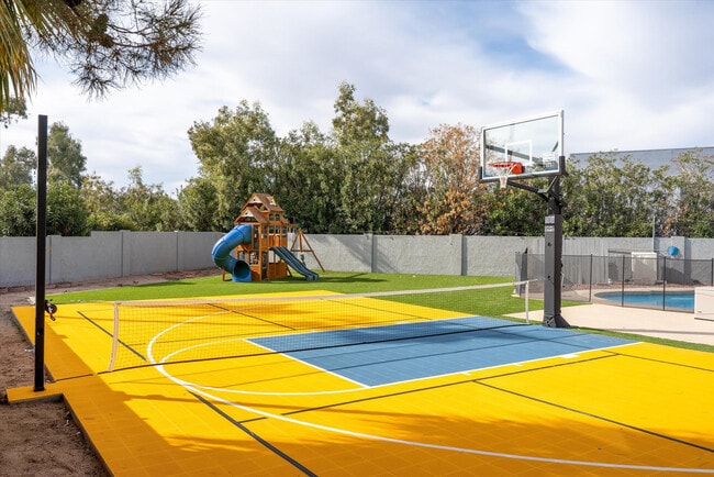 Building Photo - 15232 N 49th St