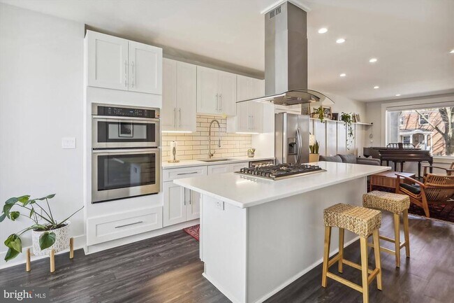 Building Photo - 416 Longfellow St NW